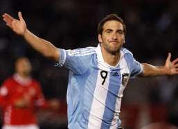 开云_绿茵场上的非典型天才，33岁挂靴，利物浦助攻王与皇马欧冠双冠王的辉煌生涯