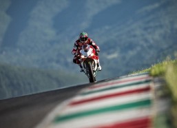 开云体育_乔治坦然回应手感波动，赛事常态，无需场场全中