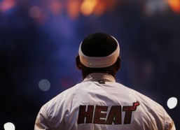 开云官网|上海申花亚冠赛场再负广岛三箭遭遇三连败 中超球队小组赛持续低迷集体垫底