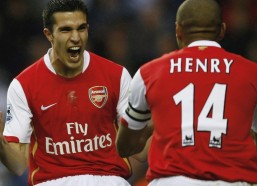 开云娱乐-豪门暗战！巴萨拜仁同时询价弗拉霍维奇 尤文面临锋线核心抉择