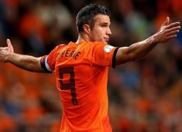 开云_总决赛巅峰对决，两位重量级后卫，谁将扛起胜利大旗？