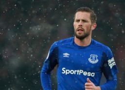 开云在线-海港队压轴决战夺冠双冠，无争议展现赛季最佳足球